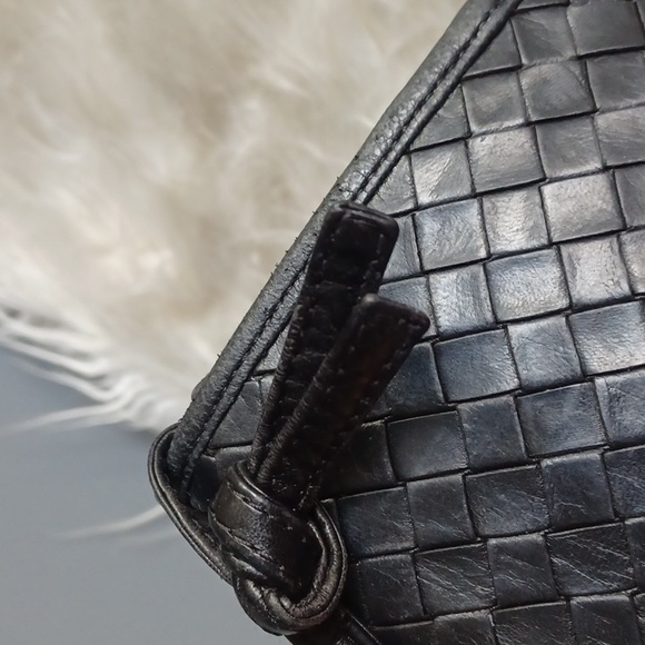 Bottega Veneta Black Woven Crossbody - Picture 10 of 16